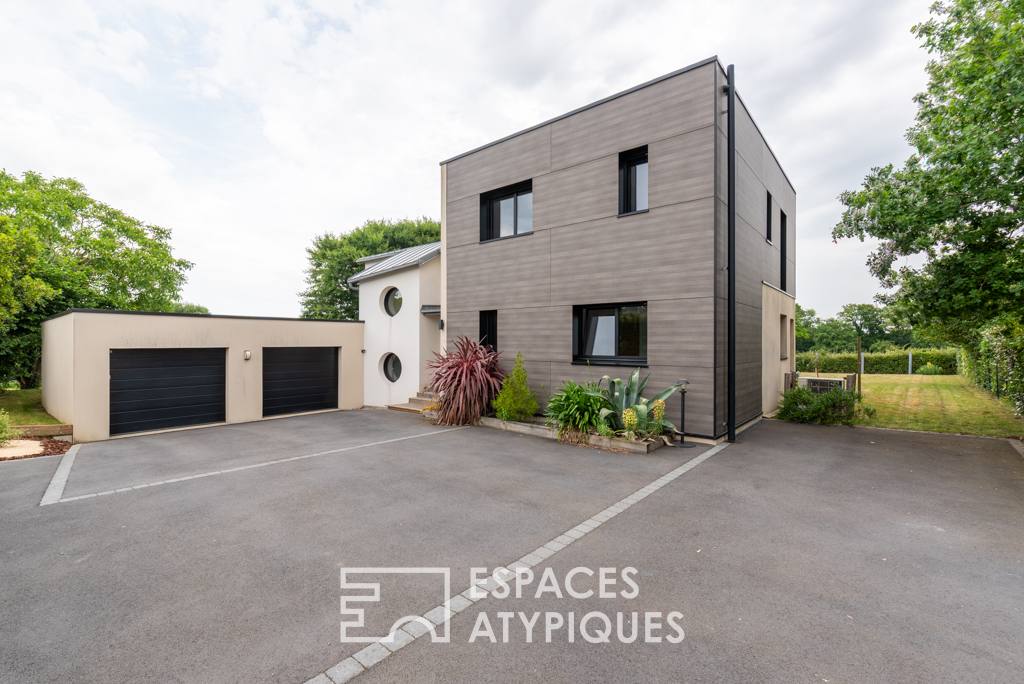 Original contemporary twenty minutes from Rennes