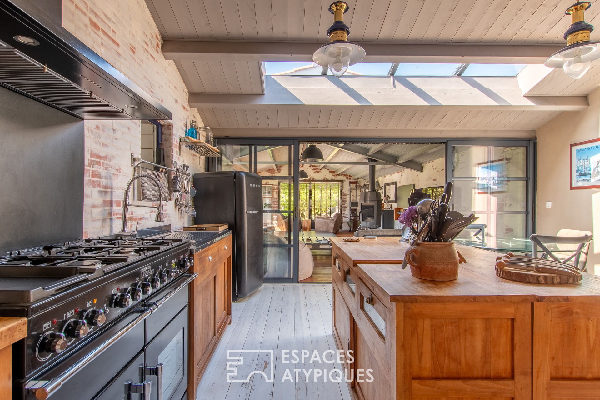 Une signature architecturale au bord de l’océan, avec jacuzzi et terrasses