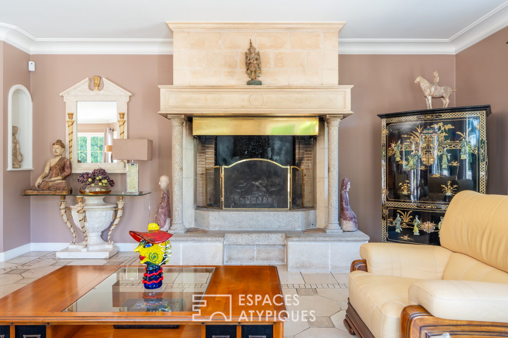 Charming property in a wooded setting at the foot of the golf course
