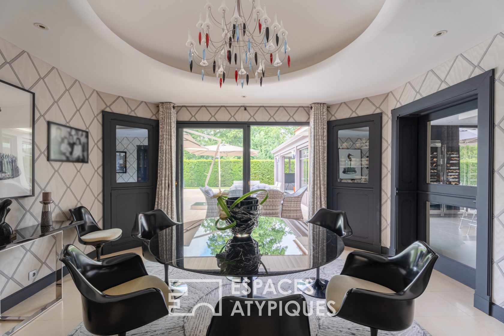Architect-designed house with heated swimming pool and valley view