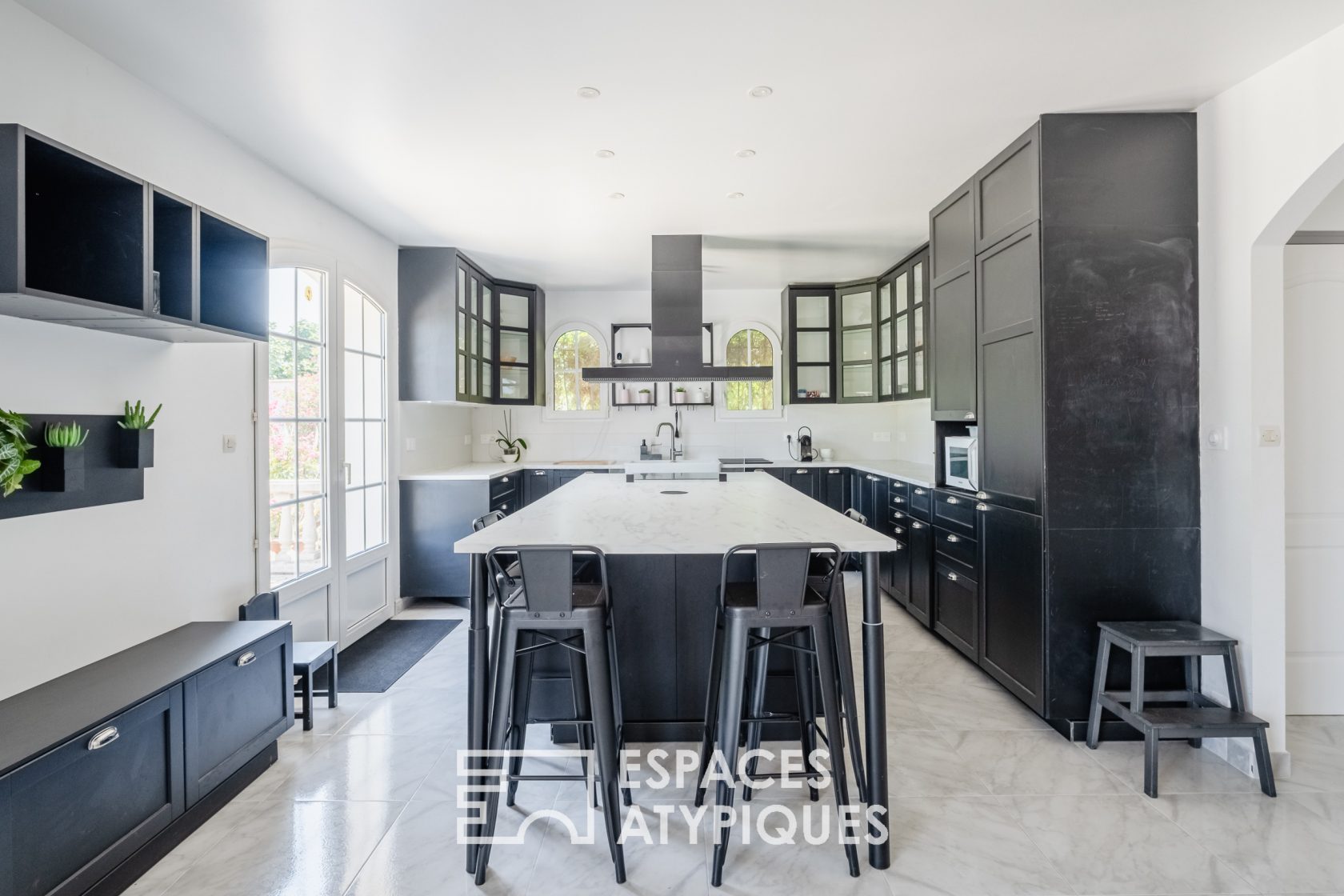 Contemporary house with no overlooked views, swimming pool and offices