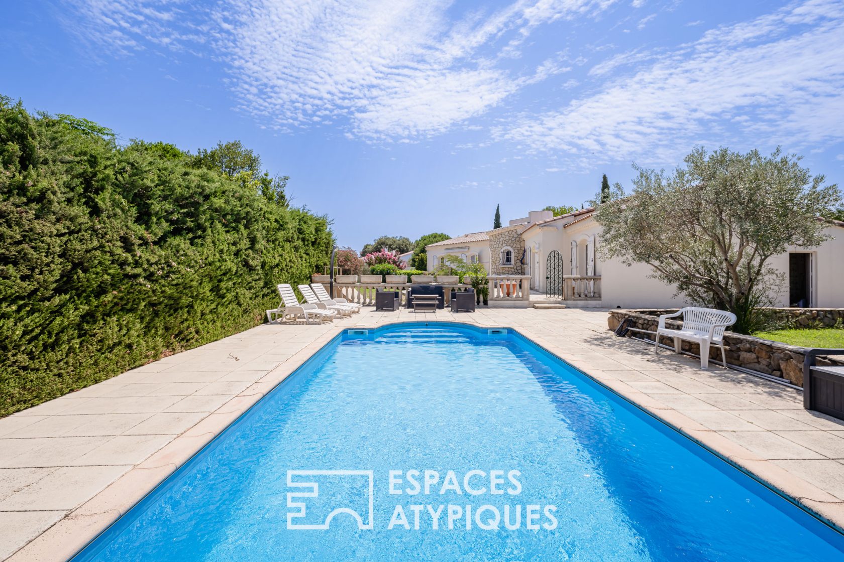 Contemporary house with no overlooked views, swimming pool and offices