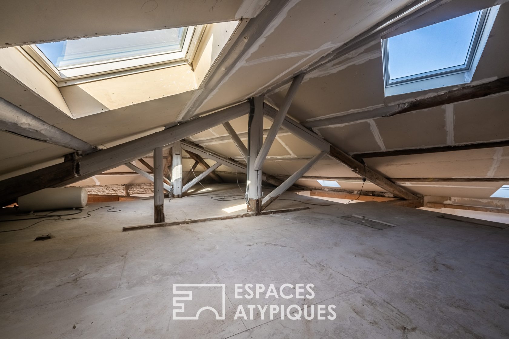 Bright and Quiet Loft with Rare Potential in Downtown Narbonne
