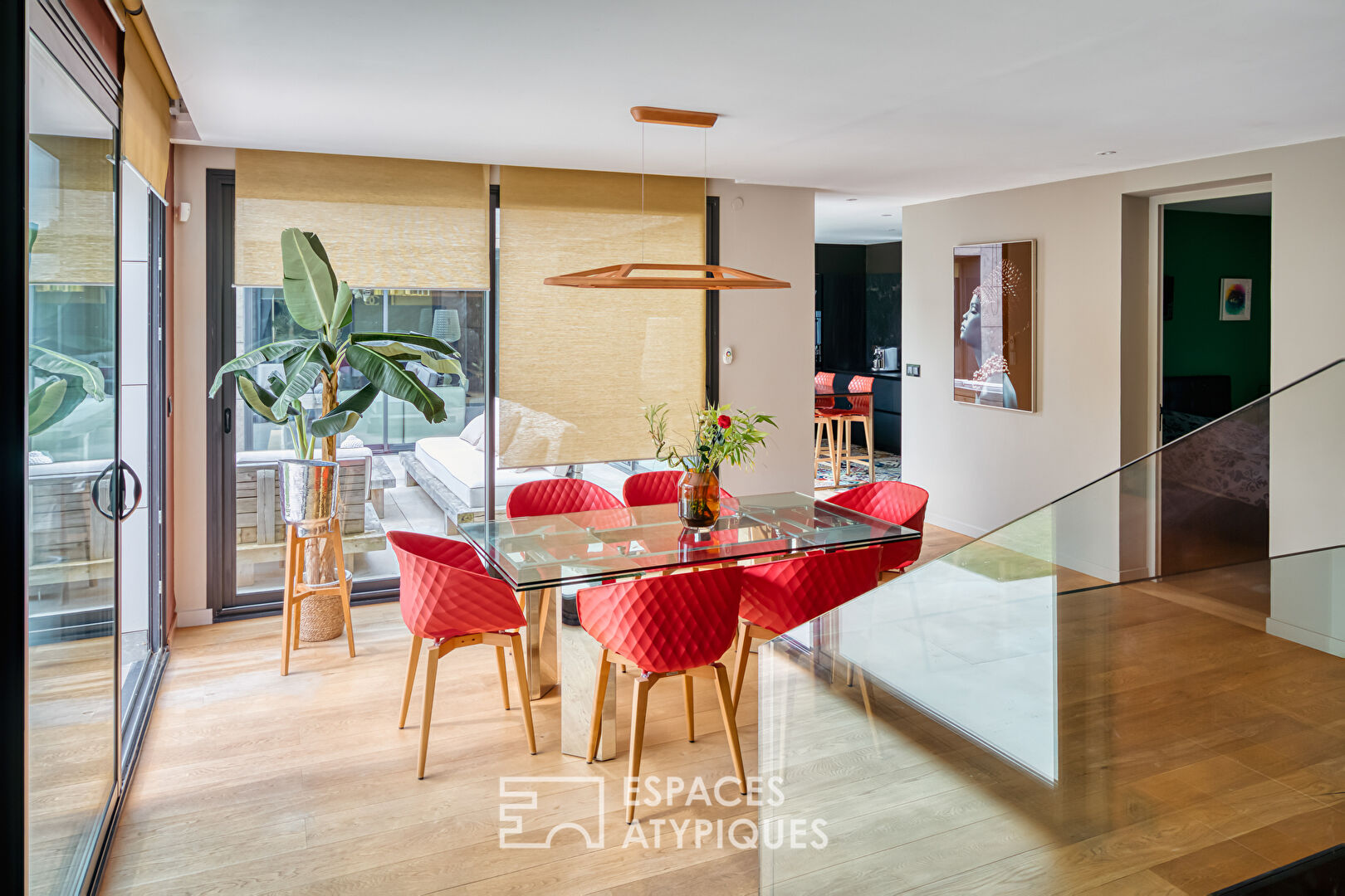 Villa d’architecte lumineuse, design et élégante avec spa de nage