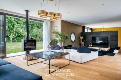 Villa d’architecte lumineuse, design et élégante avec spa de nage