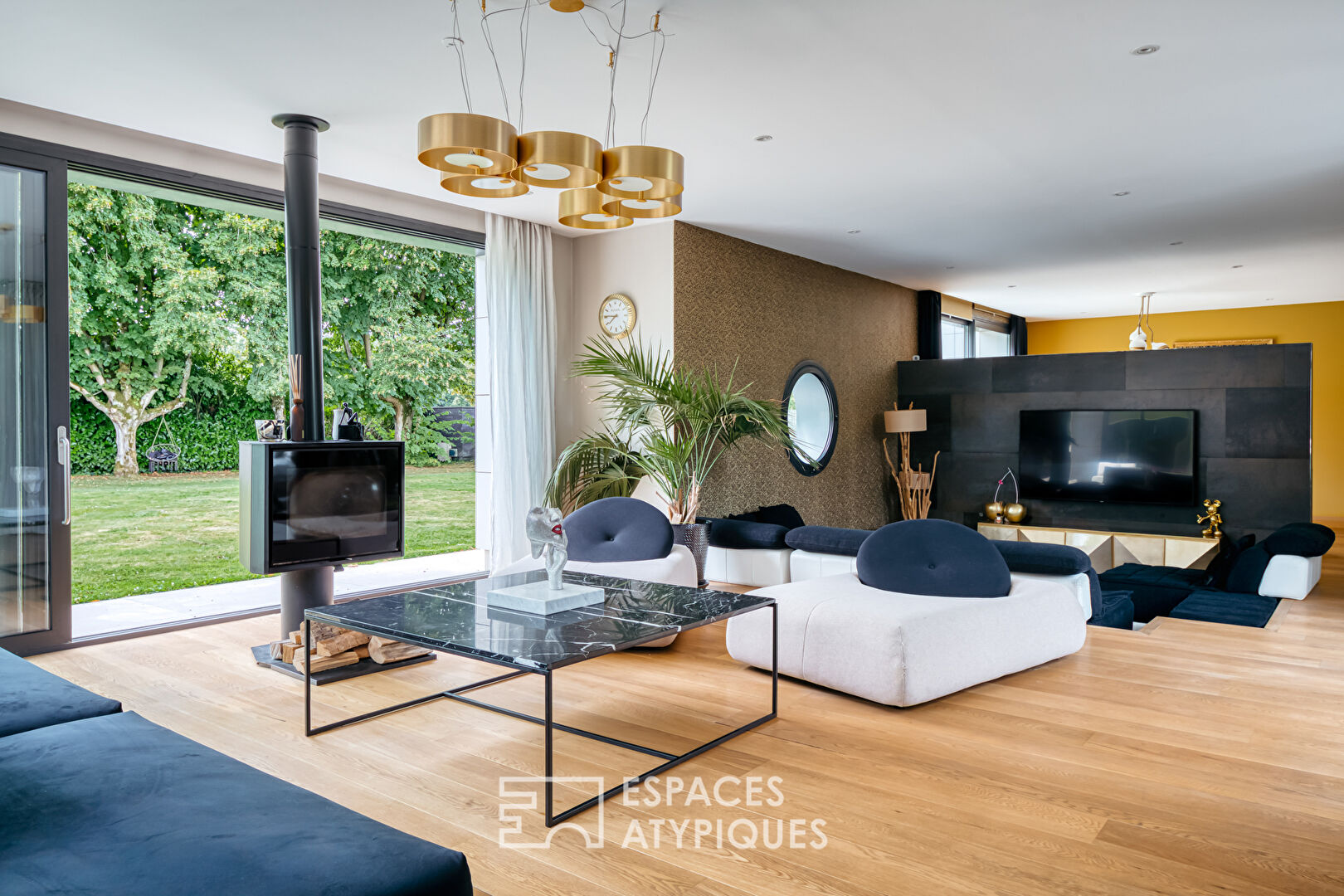Villa d’architecte lumineuse, design et élégante avec spa de nage