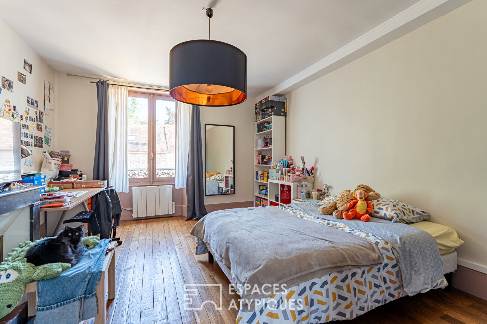 Charming townhouse with cobbled courtyard
