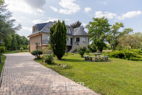 Propriété rénovée avec piscine et dépendances aux portes de Metz