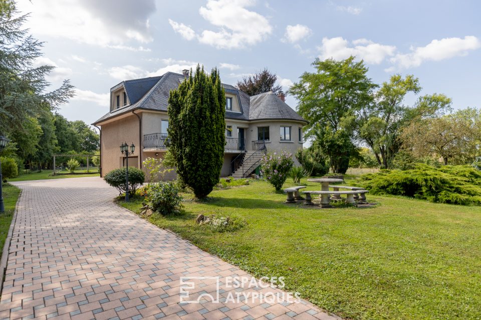 Propriété rénovée avec piscine et dépendances aux portes de Metz