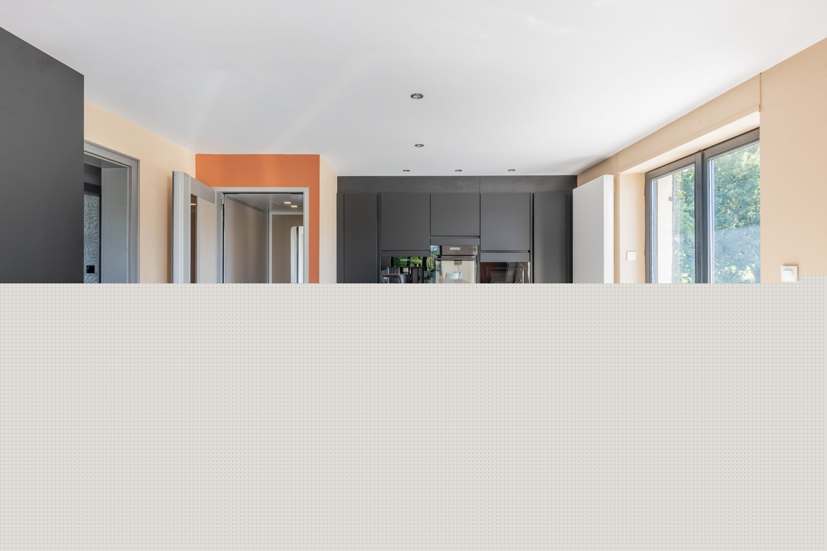 Propriété rénovée avec piscine et dépendances aux portes de Metz