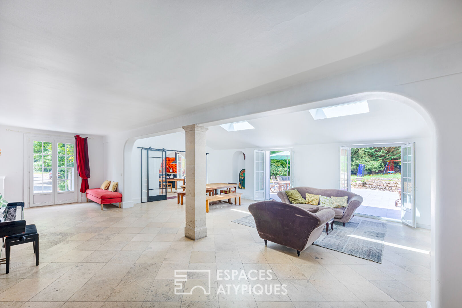 Maison familiale de caractère avec piscine au coeur de Dampierre-en-Yvelines