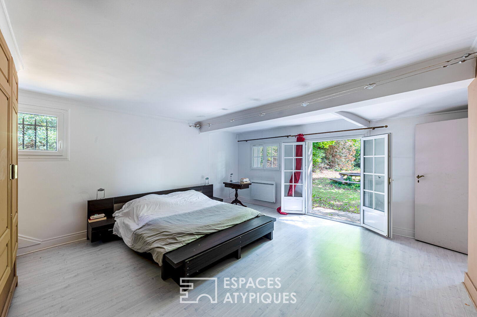 Maison familiale de caractère avec piscine au coeur de Dampierre-en-Yvelines