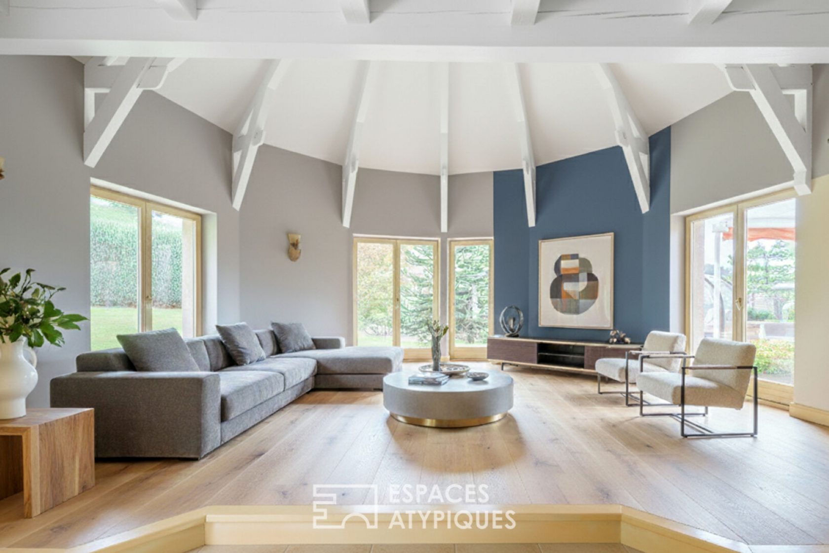 Propriété avec piscine et vaste terrain à proximité du lac de Pierre Percée