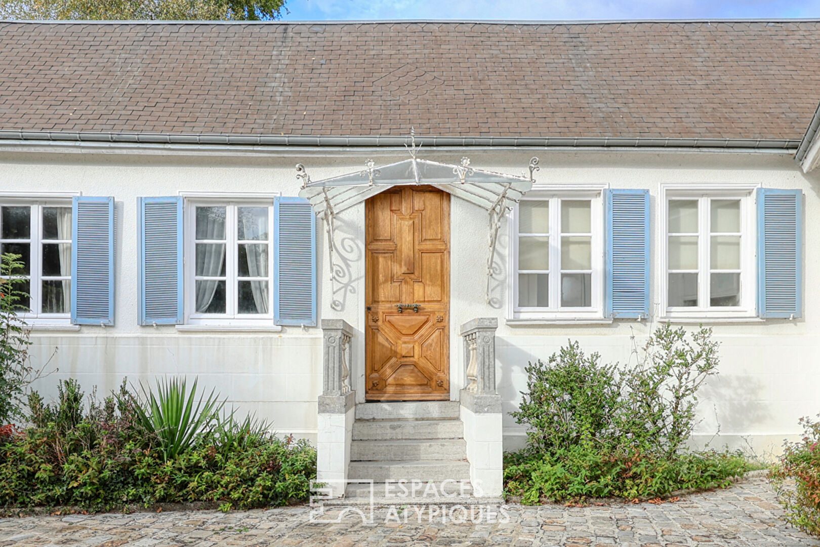 Beautiful character property in the heart of Santerre