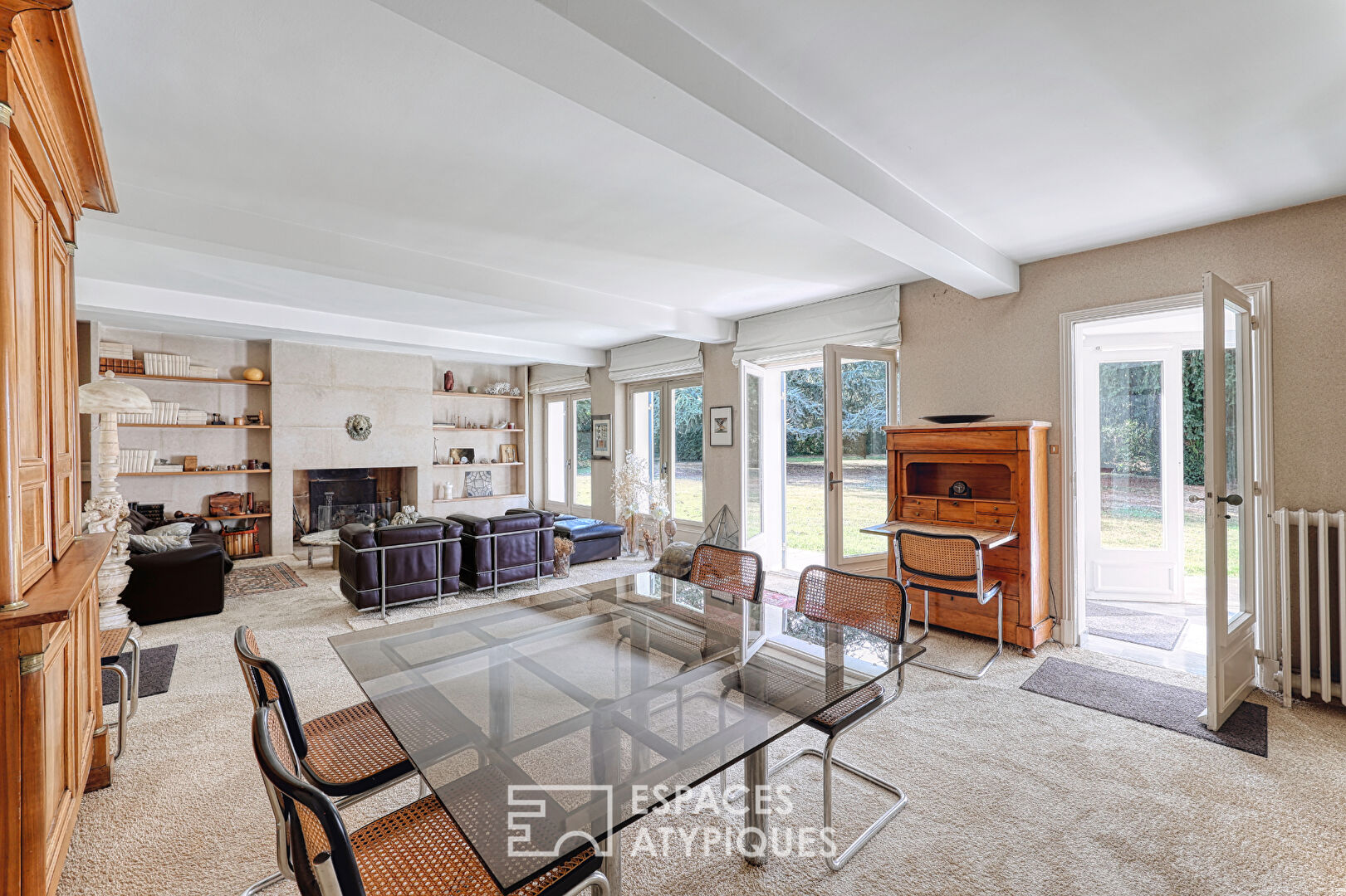 Beautiful character property in the heart of Santerre