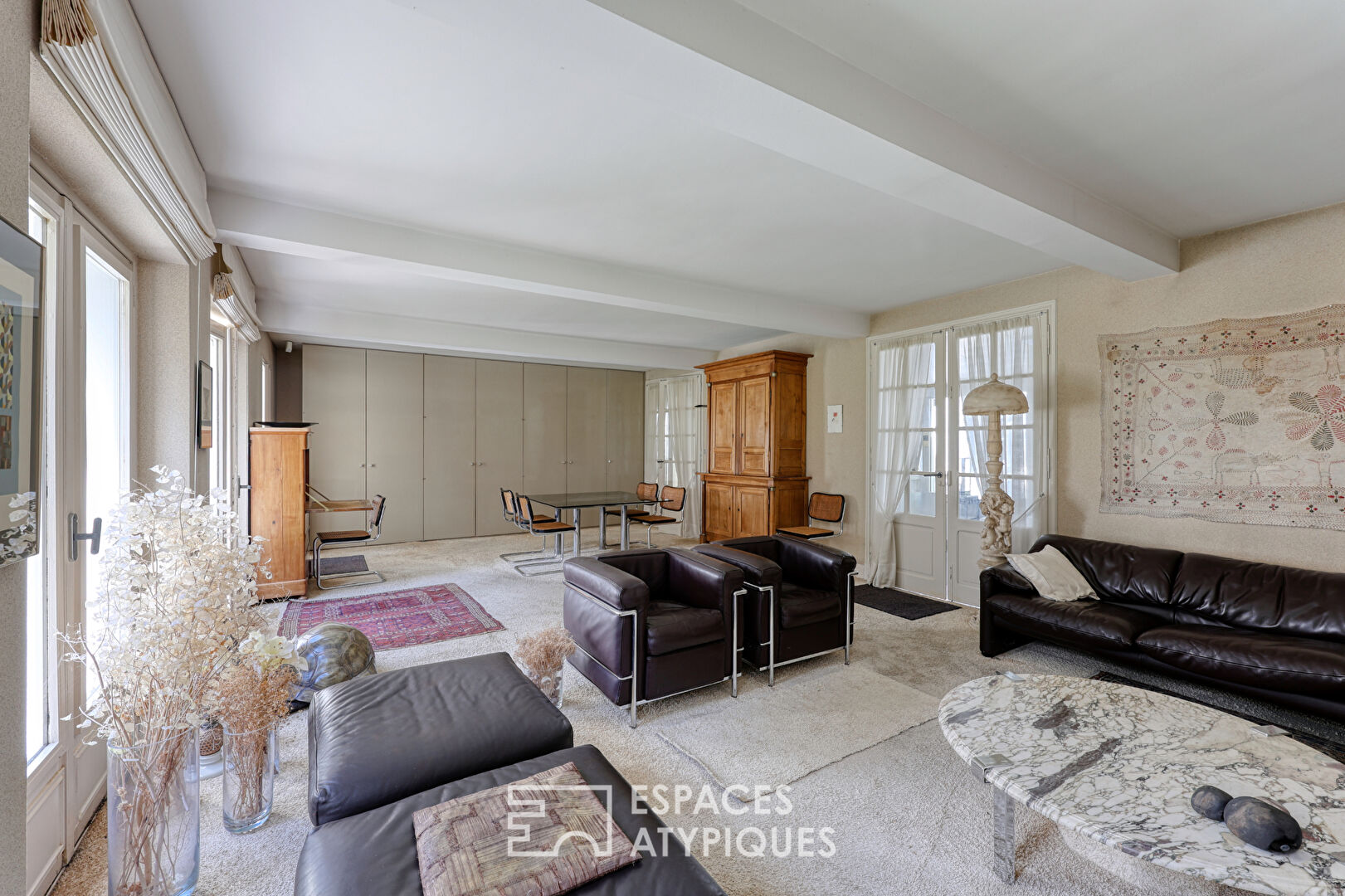 Beautiful character property in the heart of Santerre