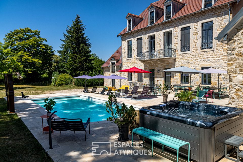 Propriété de charme rénovée au coeur du vignoble jurassien avec chambres d'hôtes et piscine
