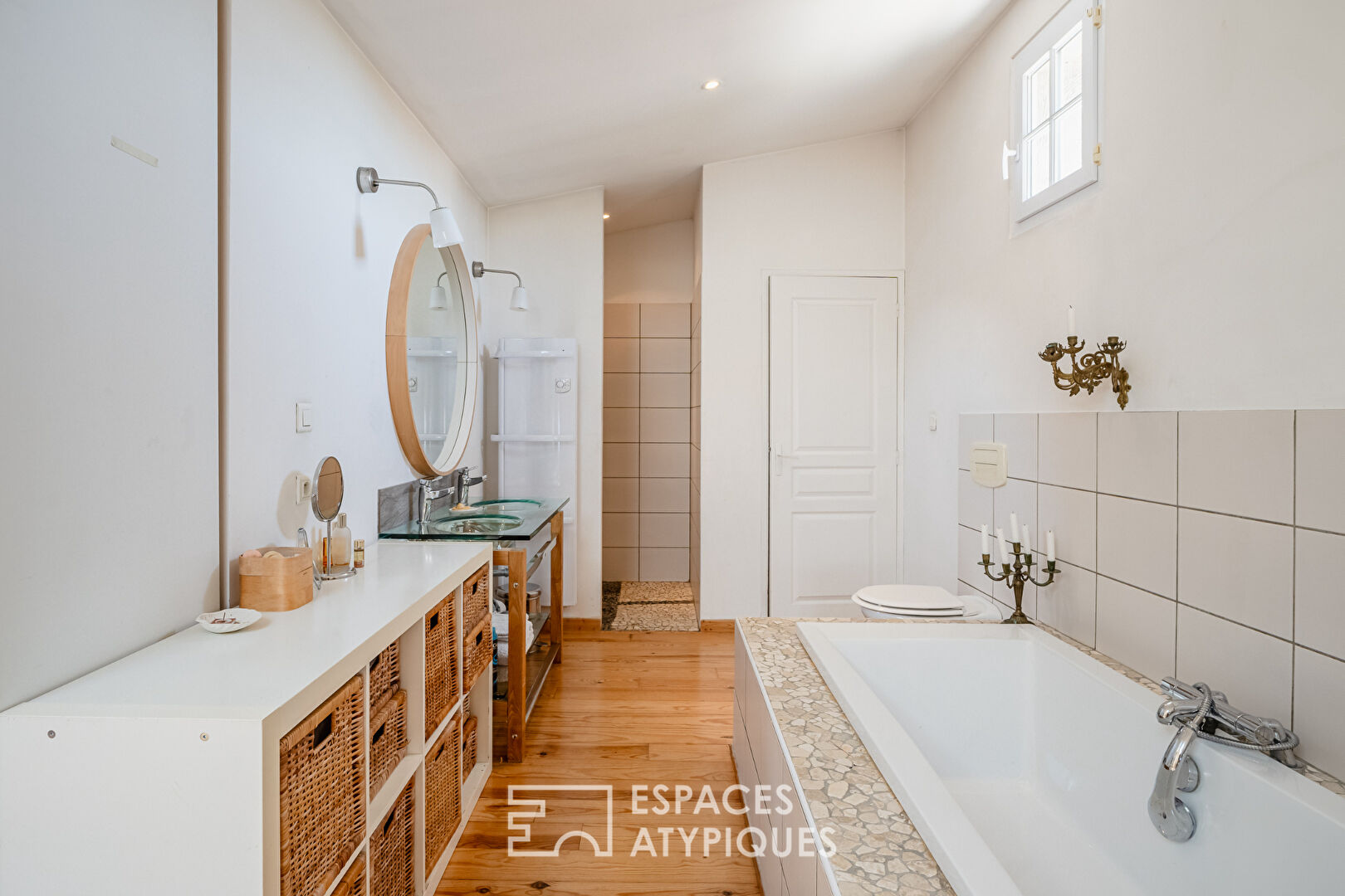 Top-floor loft with terrace and contemplative view of the cathedral
