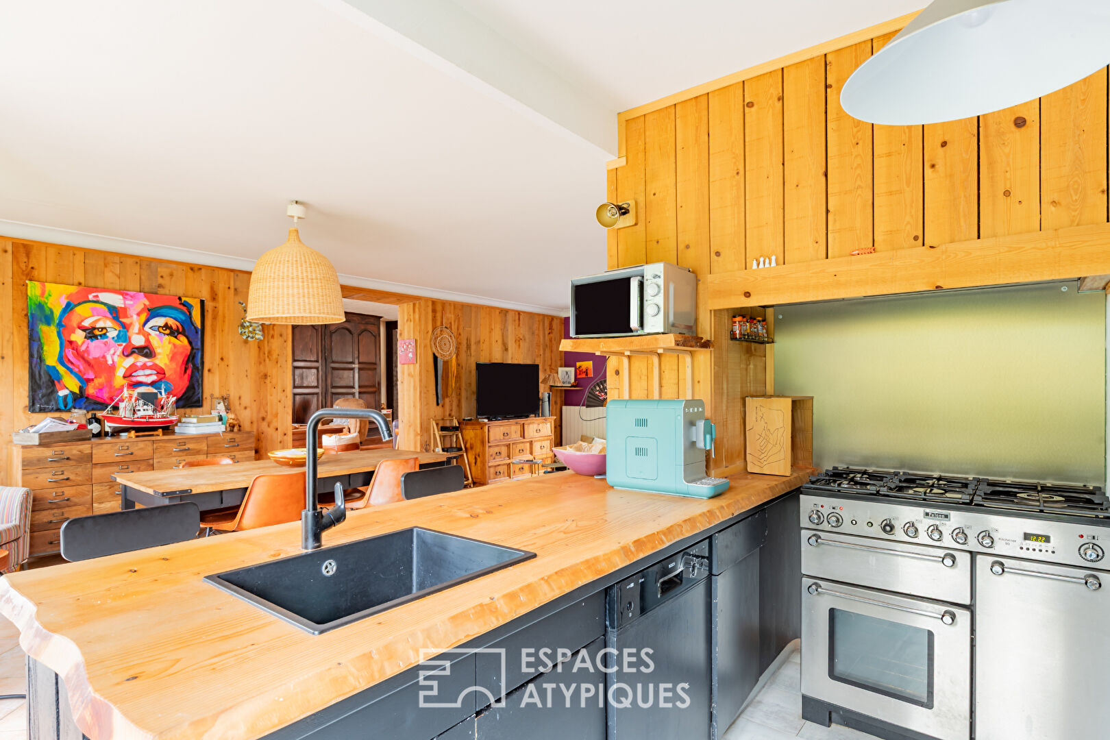 Maison de caractère avec jardin et piscine