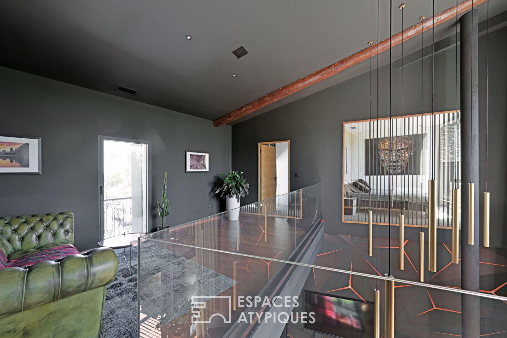 Former winemaker renovated with charm, space and swimming pool
