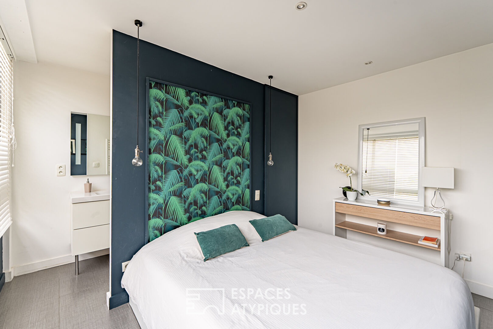 Loft with roof terrace on the edge of Plessis-Robinson