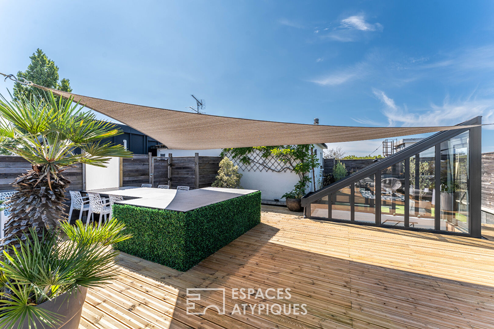 Loft with roof terrace on the edge of Plessis-Robinson