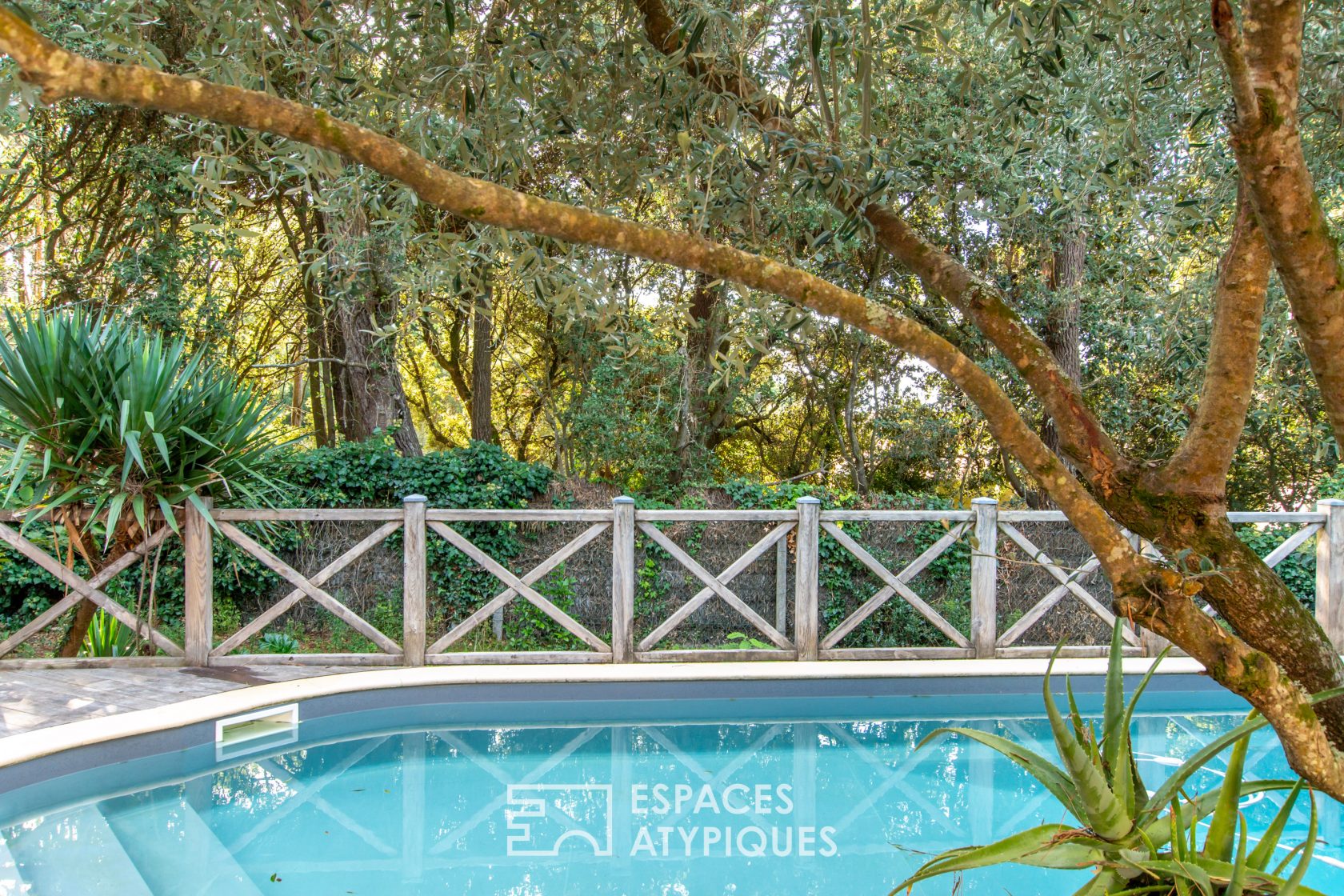 Discreet villa in the heart of Cayola