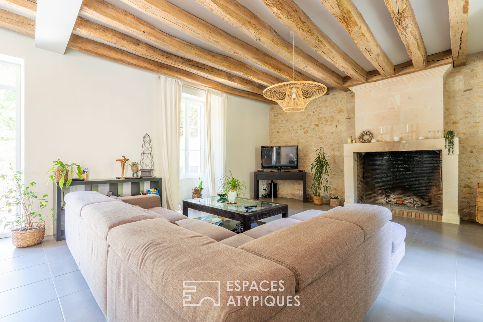 Exceptional old mill in the heart of a green setting