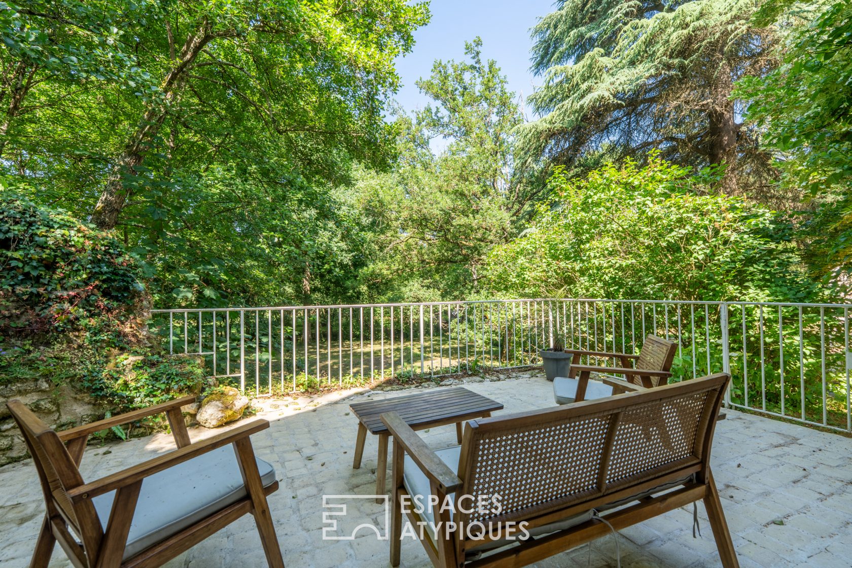 Exceptional old mill in the heart of a green setting