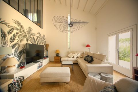 Exceptional house with landscaped garden near the ocean