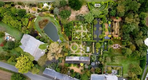 The soul of a house, the magic of a garden in Plouëc-du-Trieux