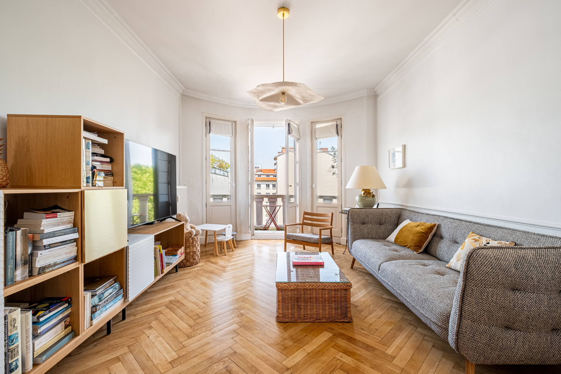Appartement rénové par architecte en dernier étage avec balcon et vue dégagée