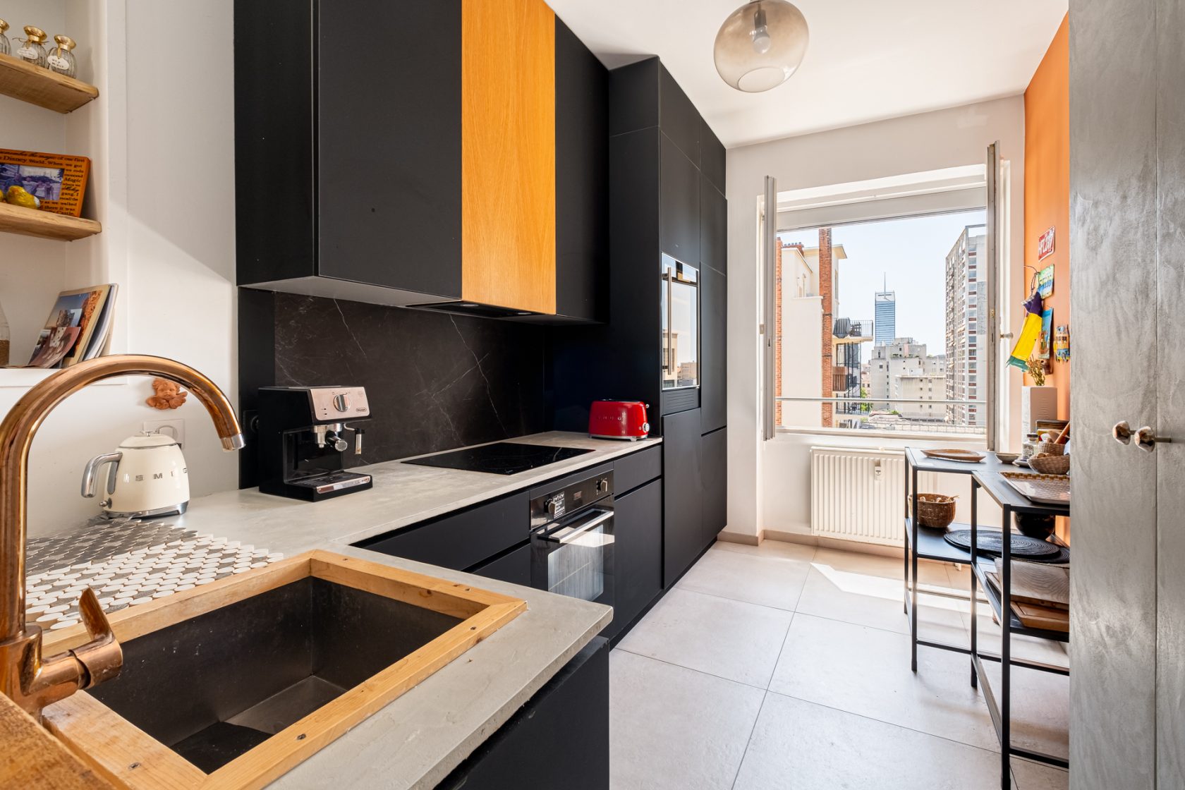 Appartement rénové par architecte en dernier étage avec balcon et vue dégagée