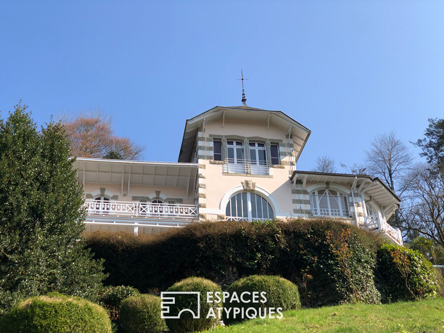 Demeure Art nouveau en baie de Morlaix