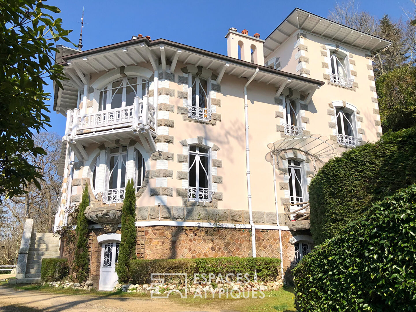 Demeure Art nouveau en baie de Morlaix