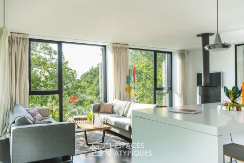 Villa d’architecte dans son environnement boisé