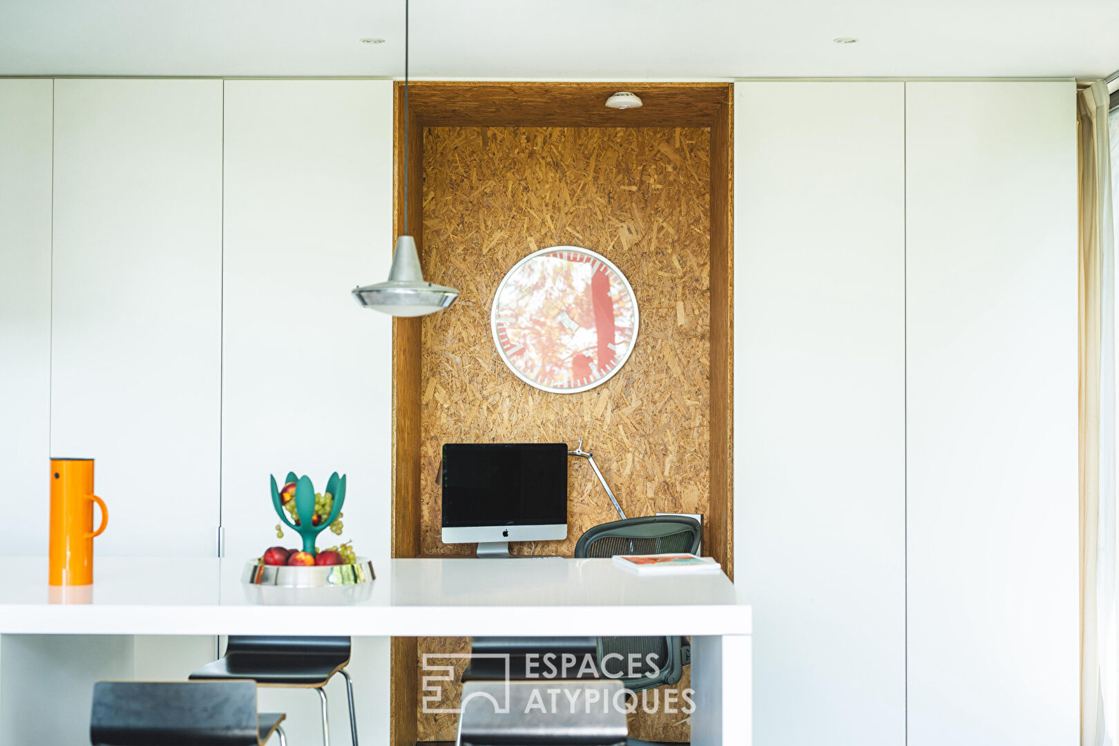 Villa d’architecte dans son environnement boisé