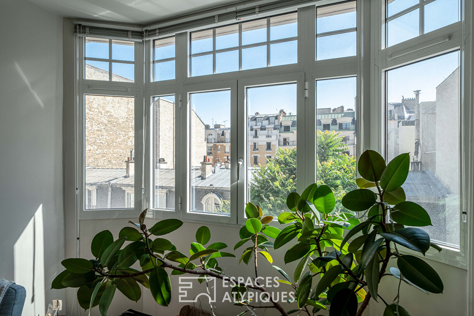 Appartement lumineux et calme dans un immeuble art déco