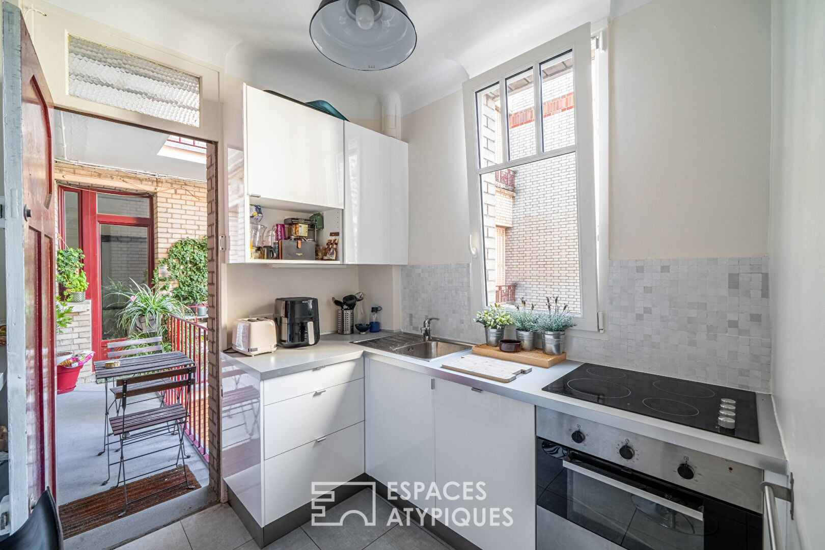 Appartement lumineux et calme dans un immeuble art déco