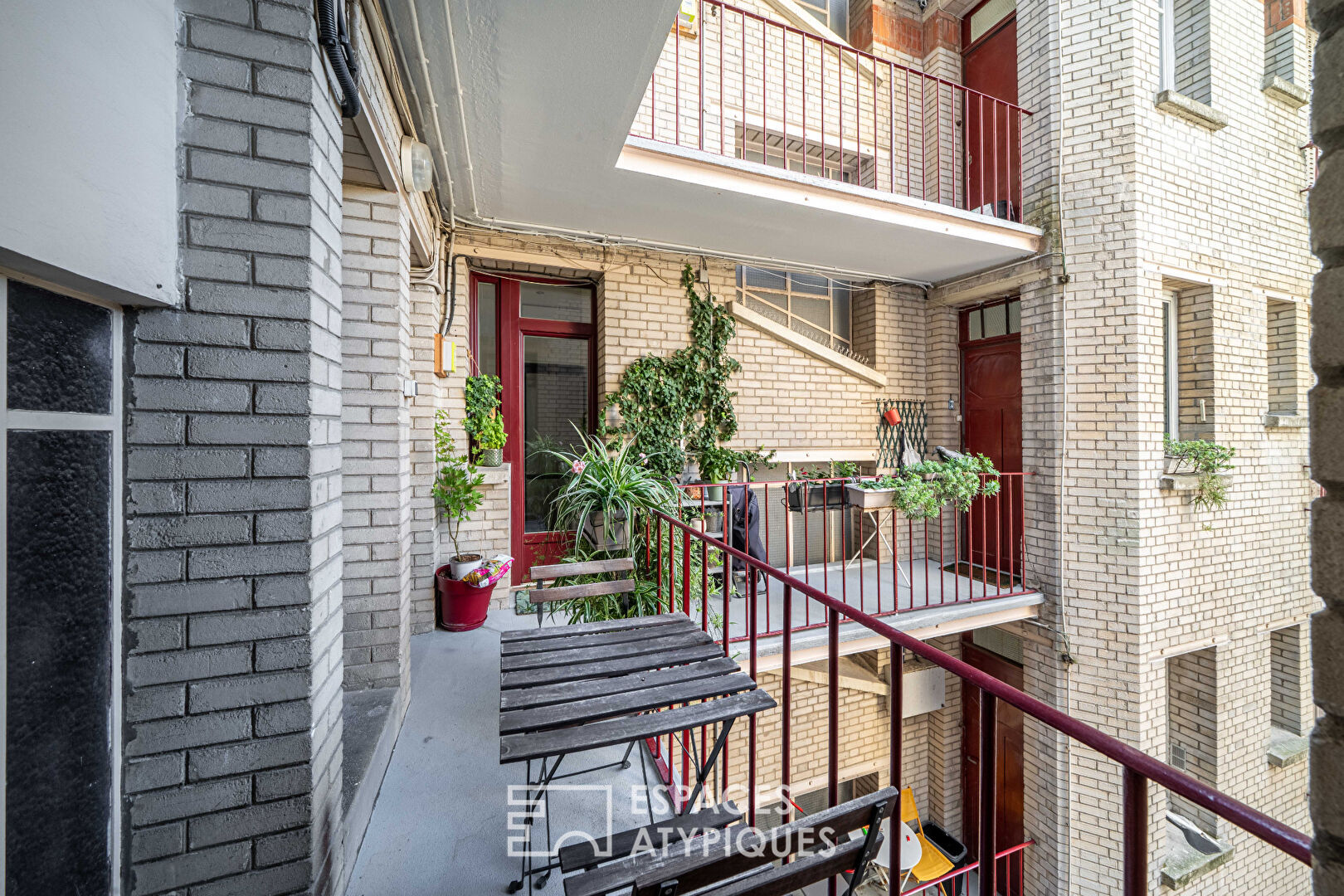 Appartement lumineux et calme dans un immeuble art déco