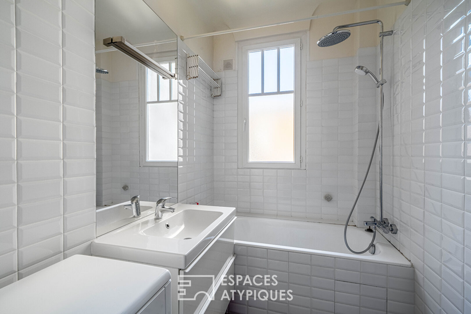 Appartement lumineux et calme dans un immeuble art déco