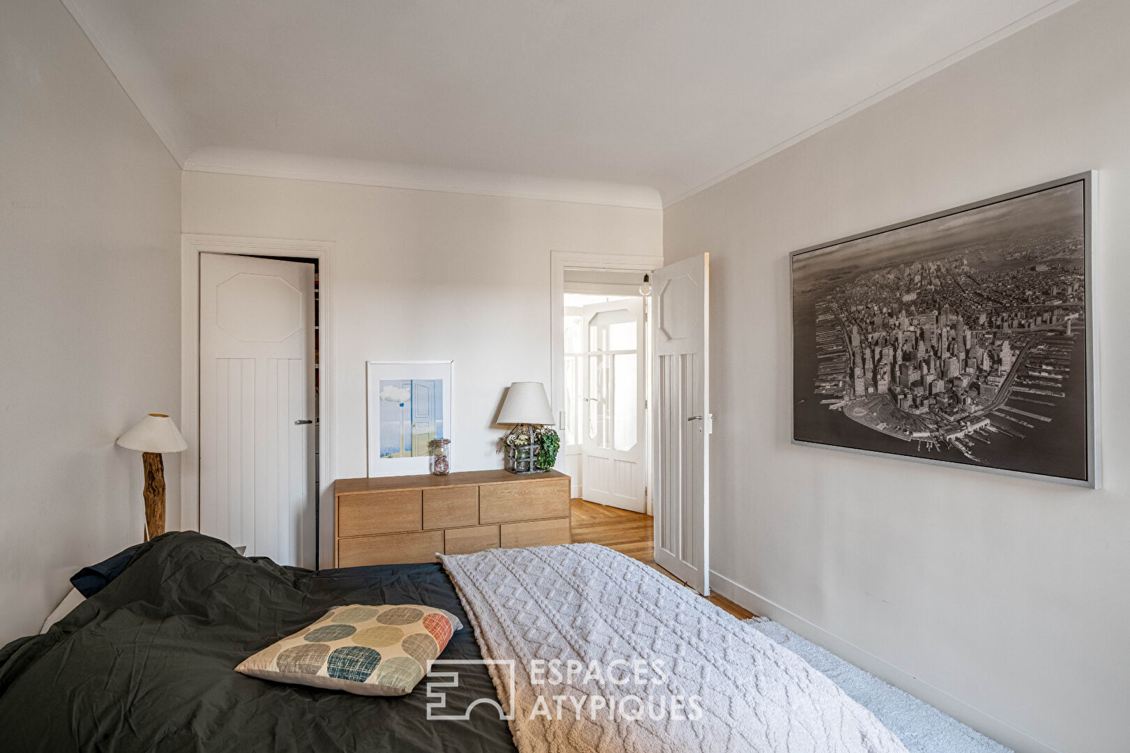 Appartement lumineux et calme dans un immeuble art déco