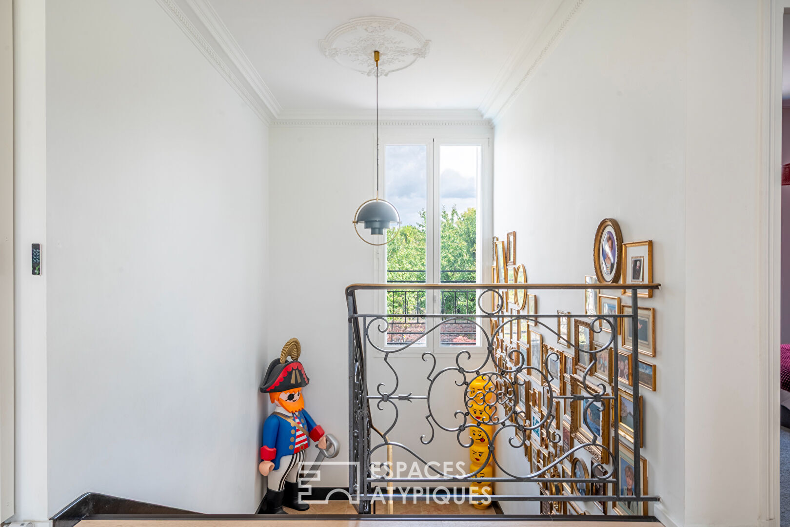 Family home with exceptional volumes