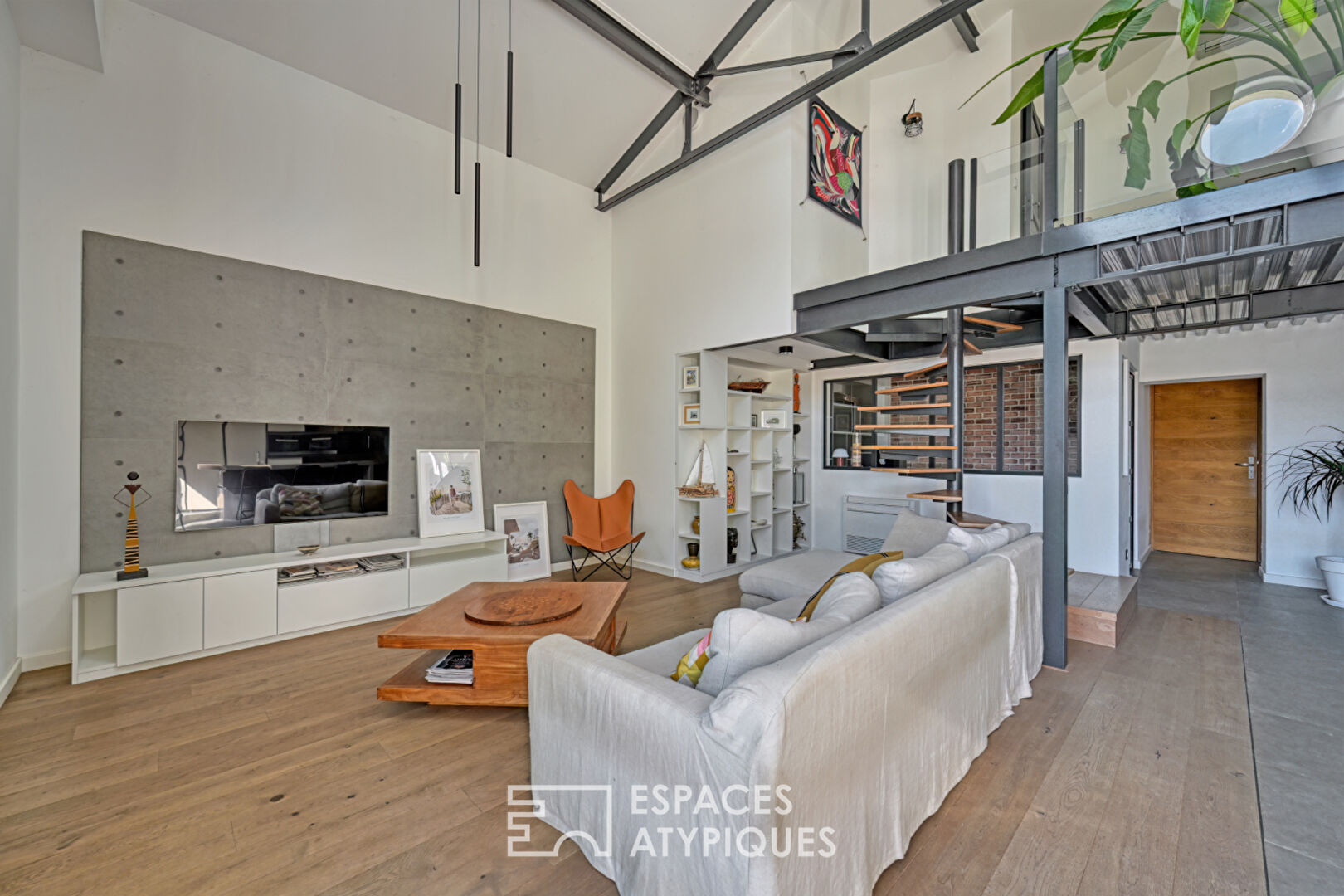 Loft familial dans un ancien chai réhabilité avec piscine