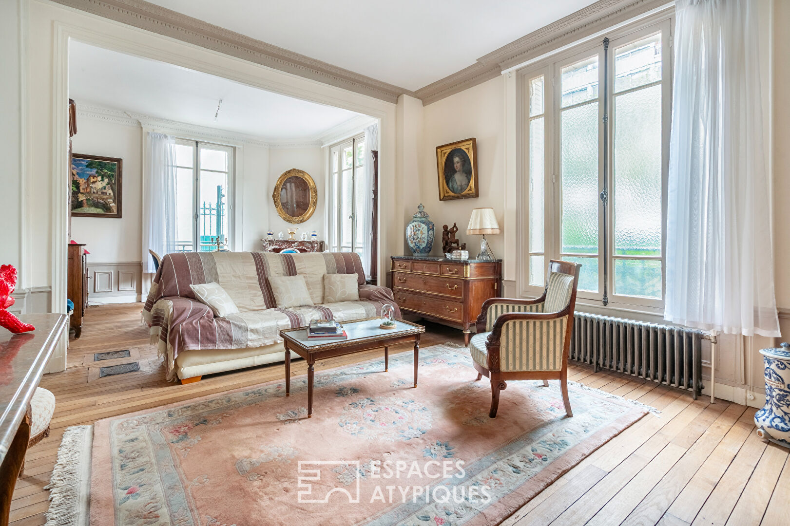 Maison avec bureaux et atelier aux volumes exceptionnels