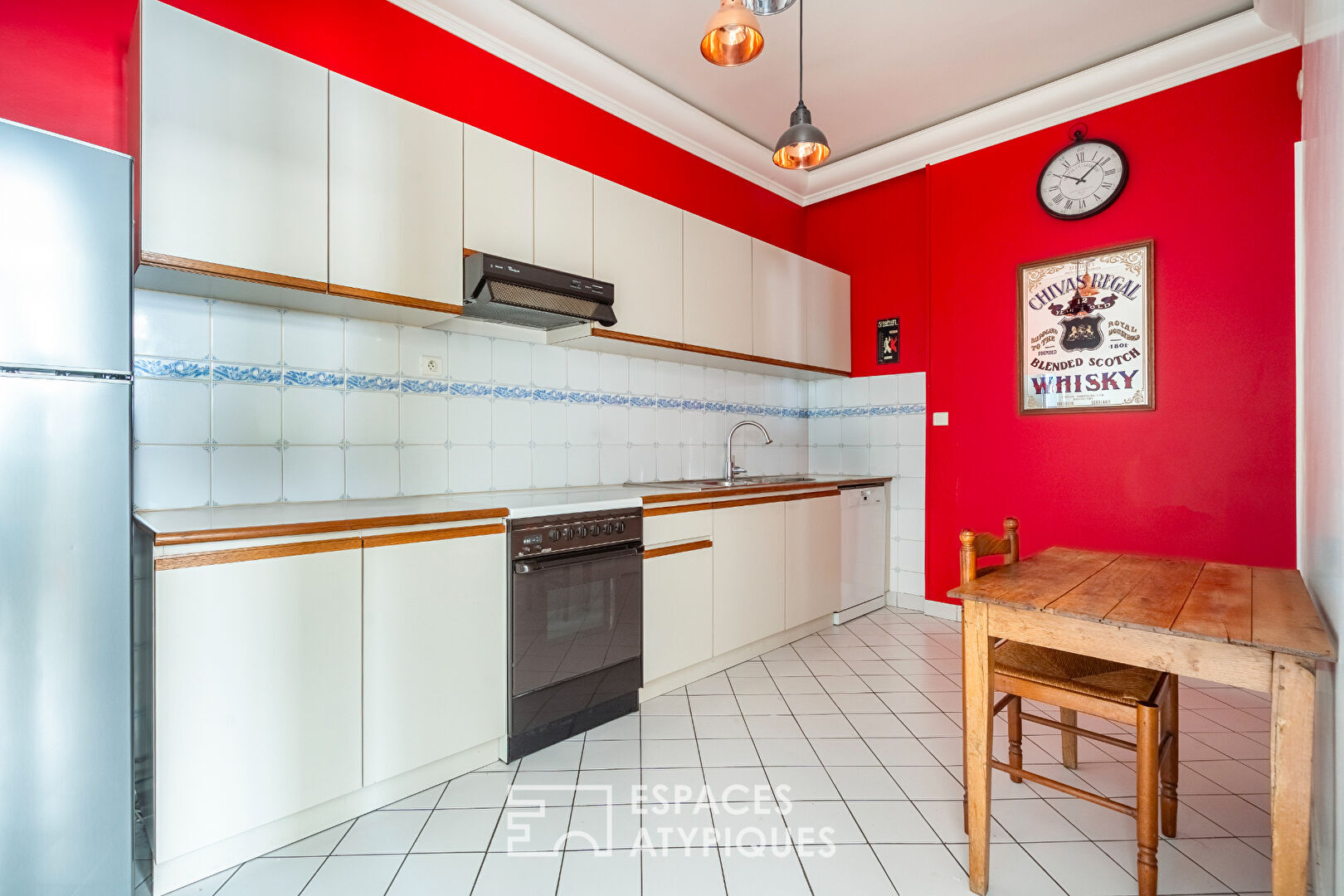 Maison avec bureaux et atelier aux volumes exceptionnels