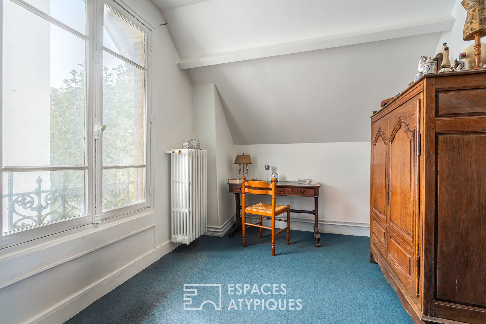 Maison avec bureaux et atelier aux volumes exceptionnels