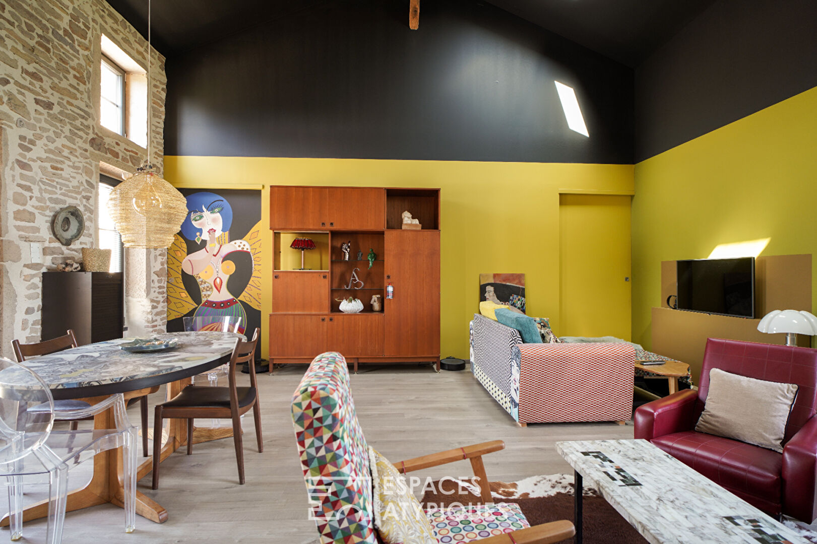 Maison en pierre au charme intemporel