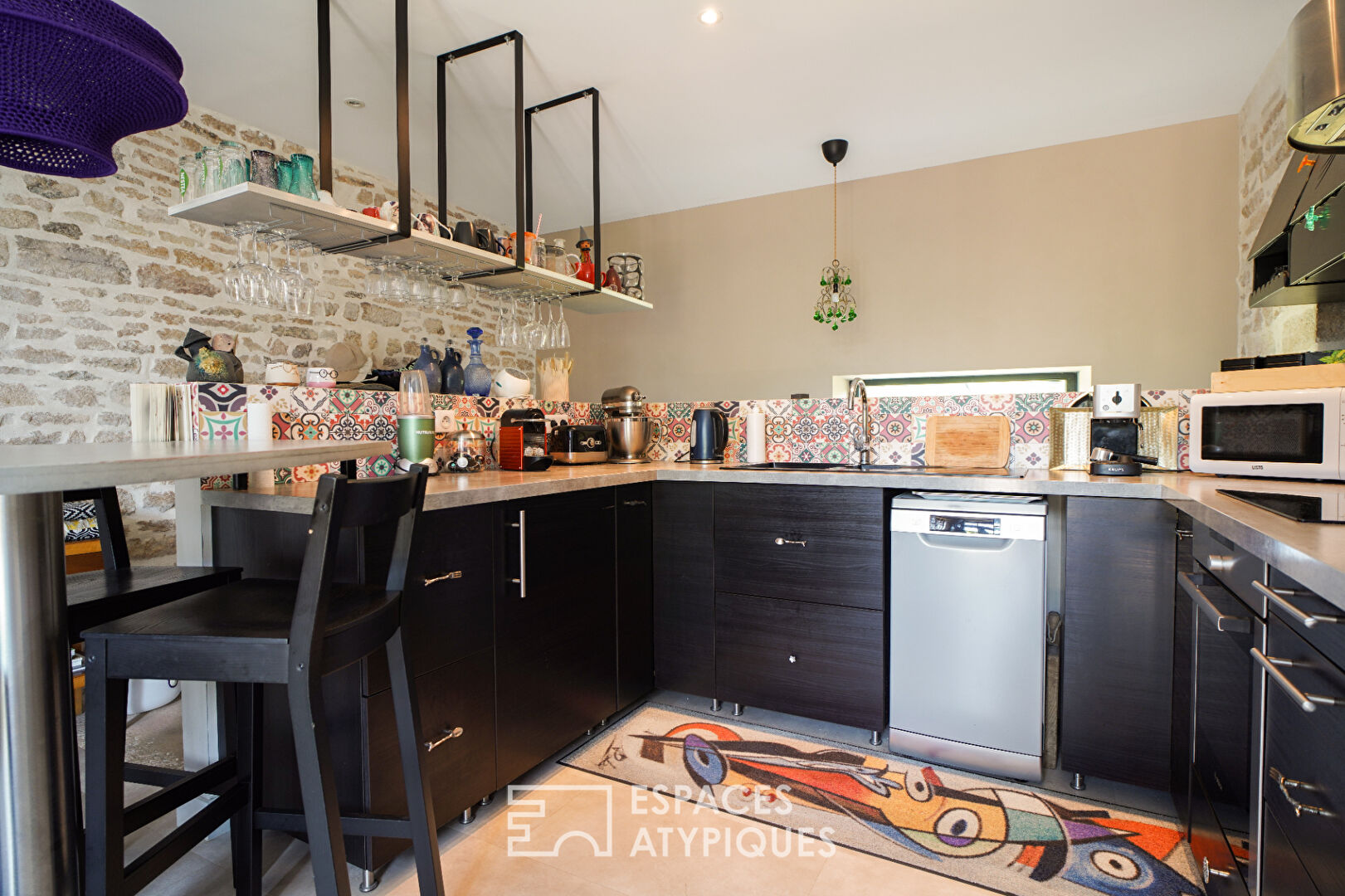 Maison en pierre au charme intemporel