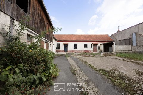 Corps de ferme avec belle longère et annexe